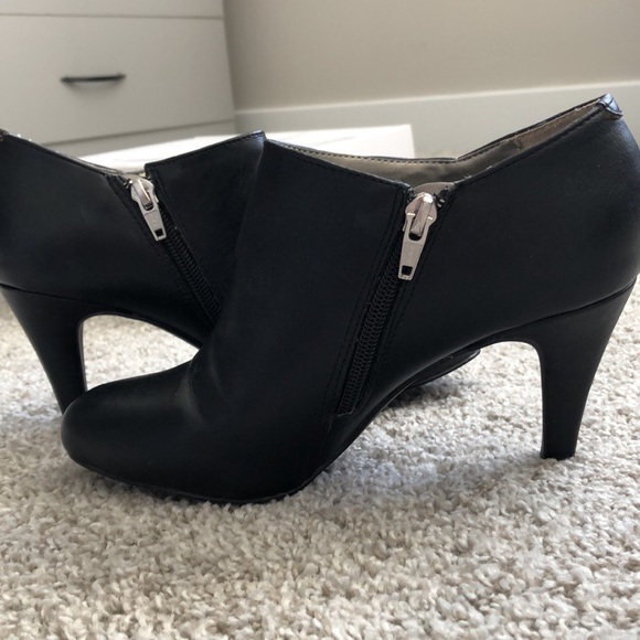 *SOLD* Style & Co Black Booties - Picture 9 of 9